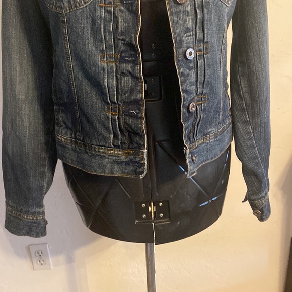 Old navy women’s M Jean jacket Front Side & inside pockets Very nice condition - Picture 3 of 16